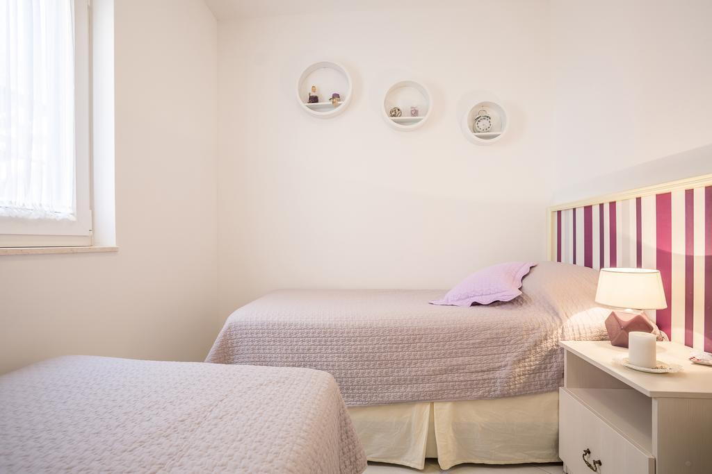 Apartments Oleandar روغوزنيكا الغرفة الصورة